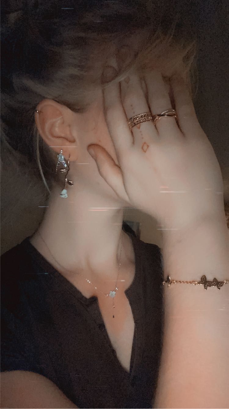 Customer photo review of Marissa Layered Gold Leaf Ring