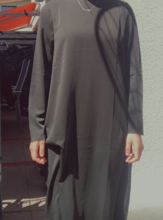 Customer photo review of Essential Khaki Abaya with Pockets