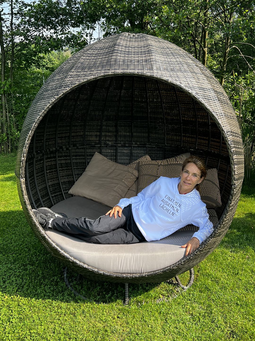 Customer photo review of Einatmen. Ausatmen. Lächeln.  - Unisex Organic Hoodie