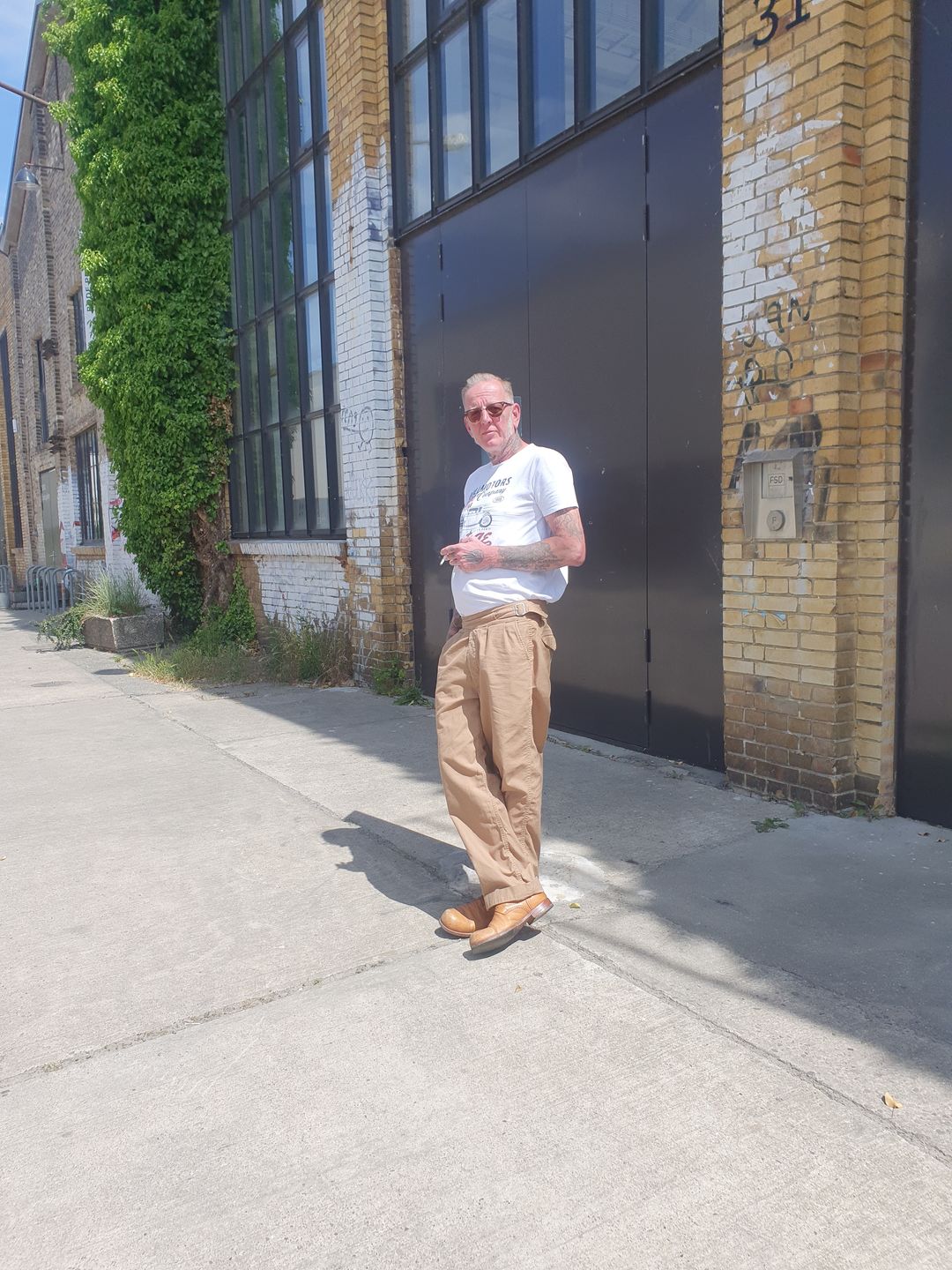 Customer photo review of British Army Gurkha Bermuda Pants - Khaki