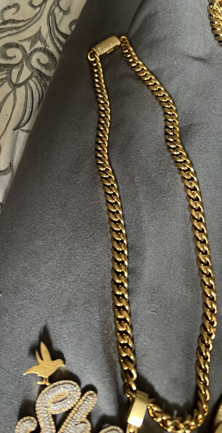 Customer photo review of VVS Moissanite Miami Cuban Chain Steel / .925 Silver