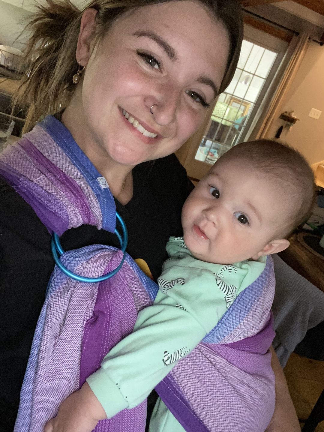 Customer photo review of Écharpe Ajustable Tissée (Ring Sling) | Améthyste