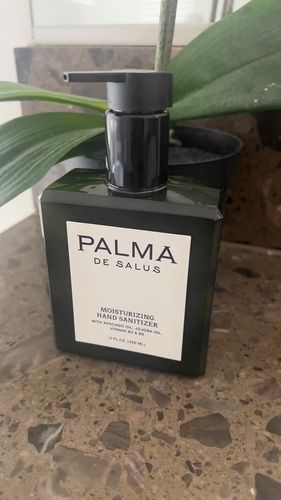 Customer photo review of Hydrating Hand Sanitizing Serum