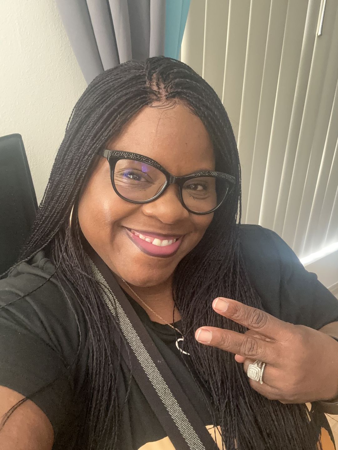 Customer photo review of Wig Shay
