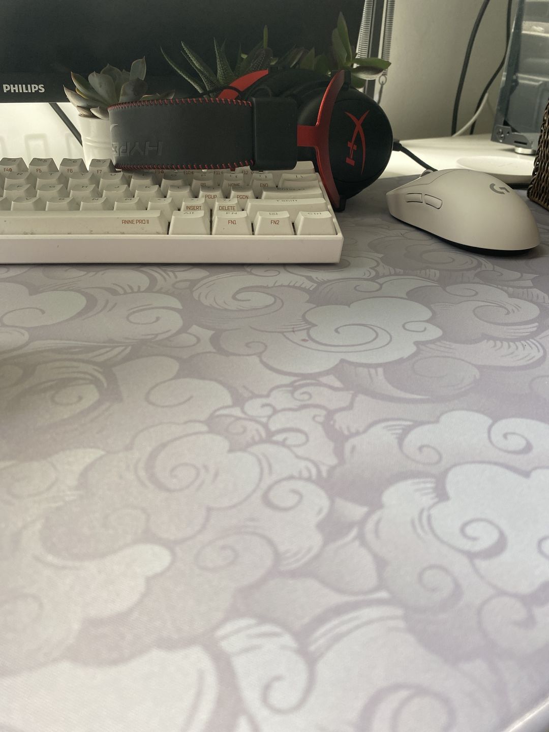 Customer photo review of Cloud White | Deskmat