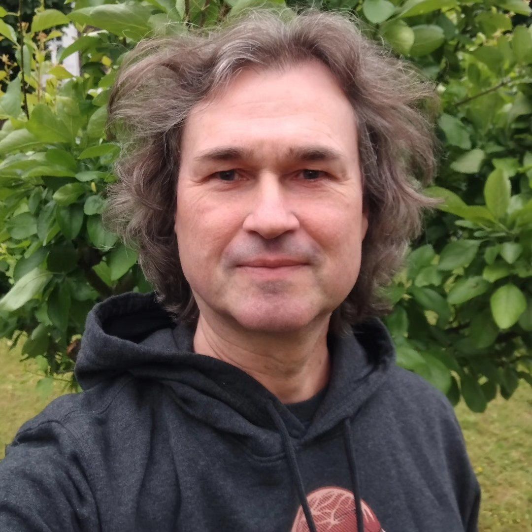 Customer photo review of Eule Blutmond - Unisex Basic Bio Hoodie