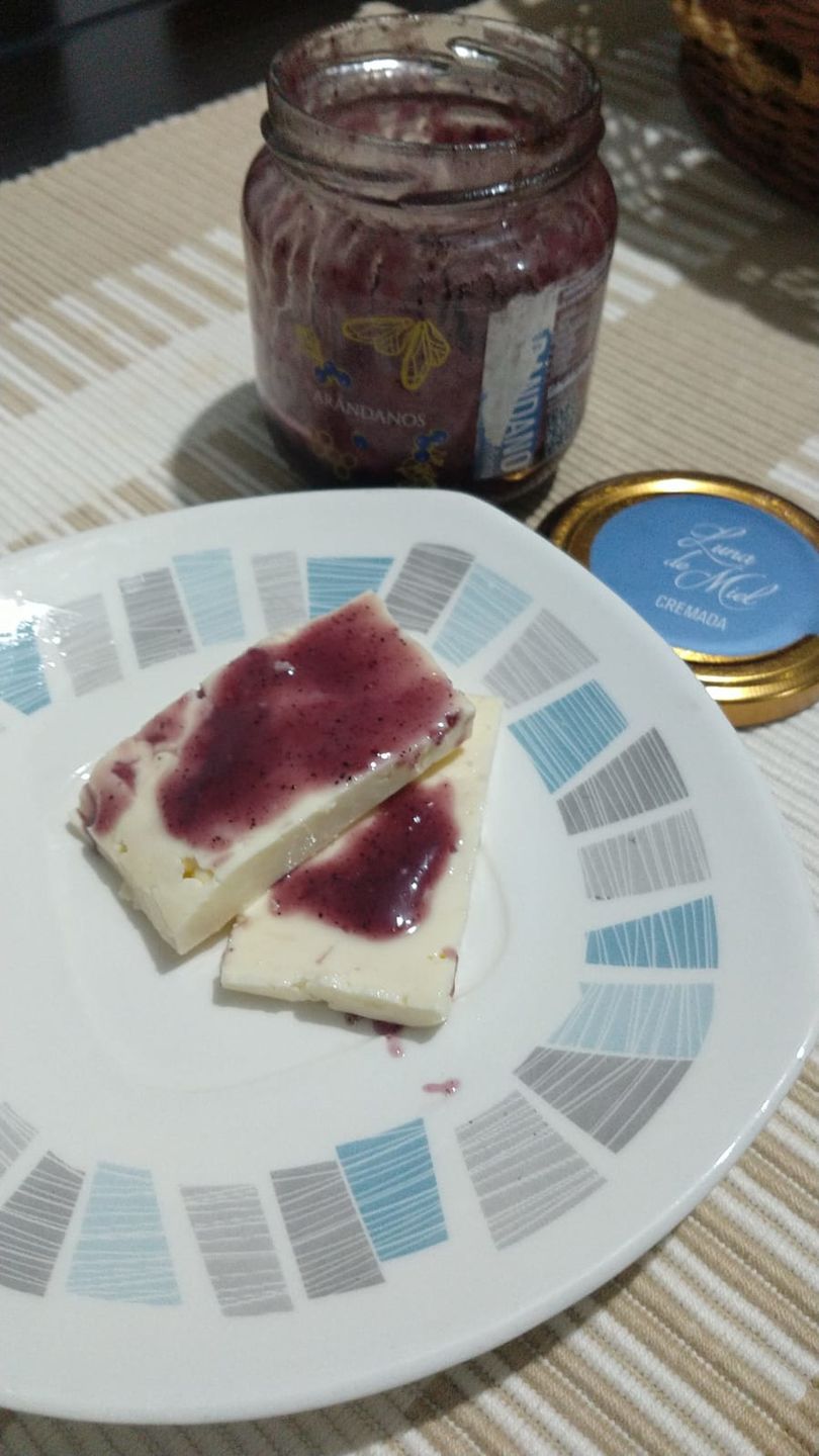 Customer photo review of Miel Cremada con arándanos