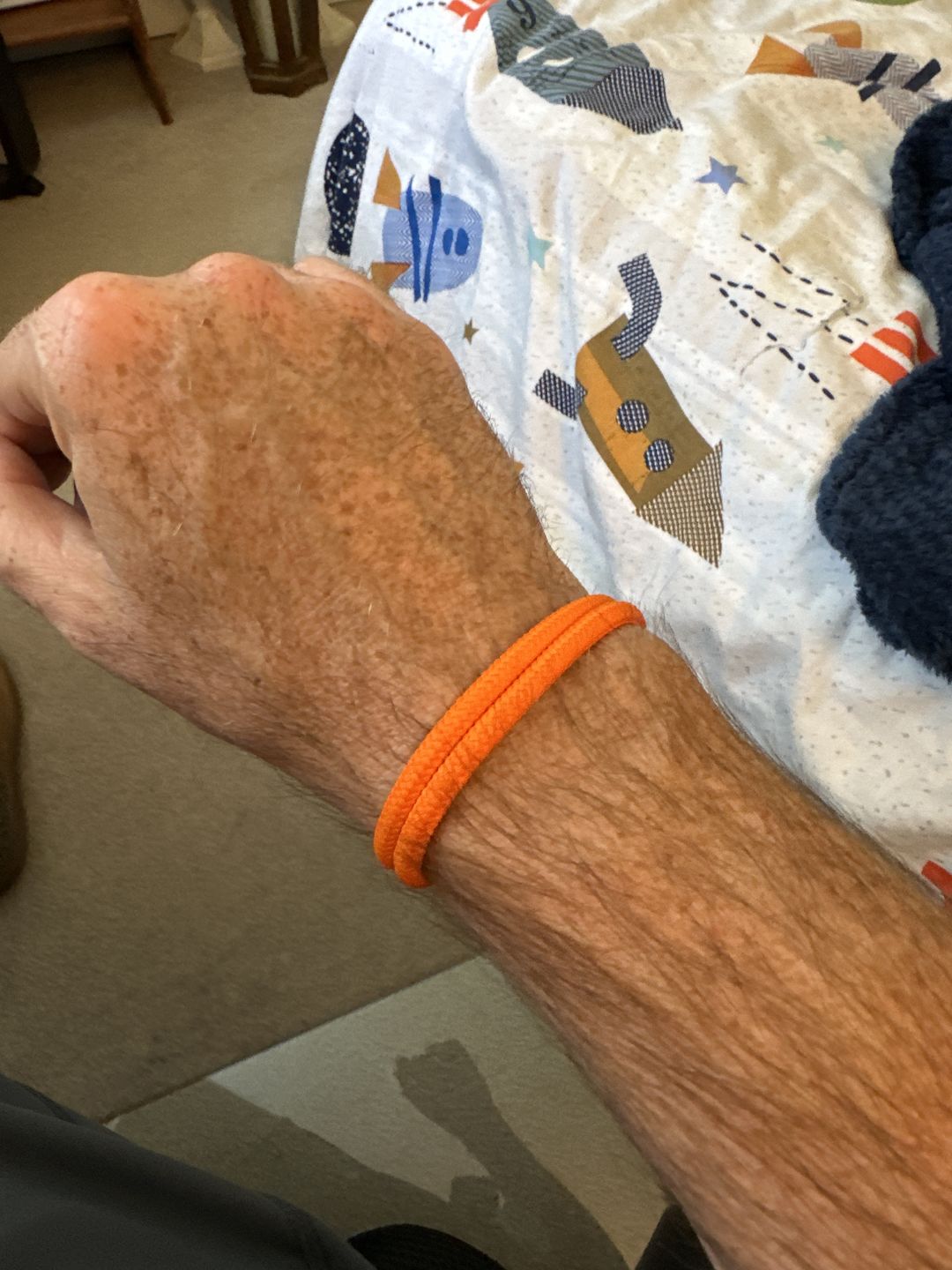 Customer photo review of Vertig Mens Womens Paracord Bracelet Magnetic Nautical Orange