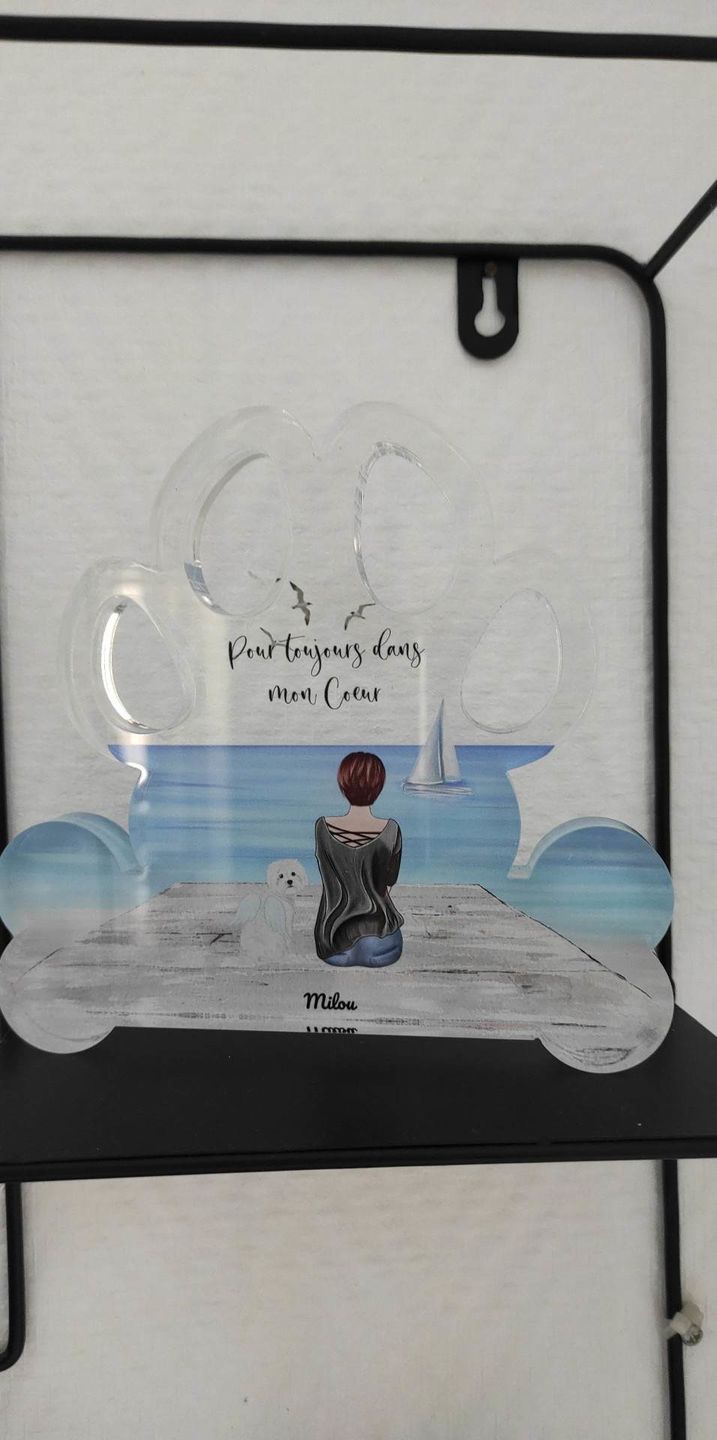 Customer photo review of Meilleurs amis - Plaque acrylique forme patte personnalisée