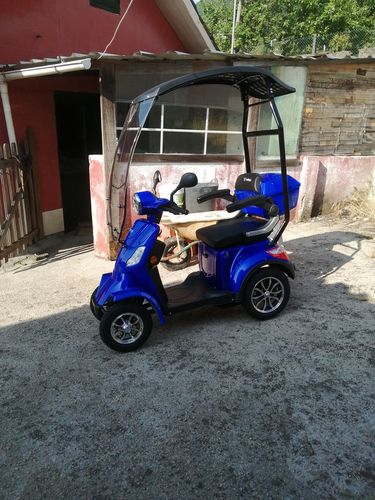 Customer photo review of Scooter Eléctrico Veleco Faster con Techo