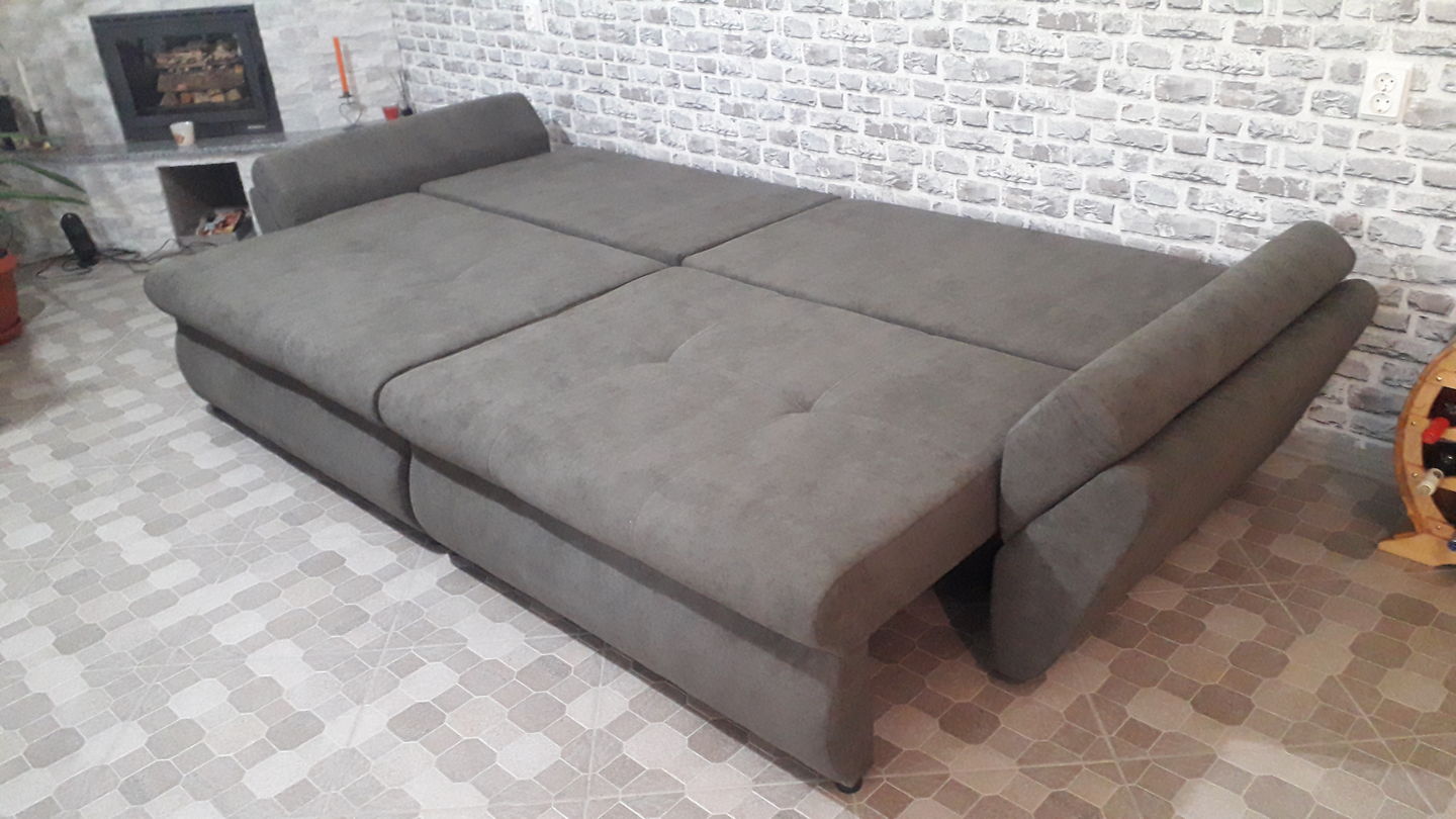 Customer photo review of Canapea extensibilă cu ladă de depozitare Loana Brown 300x100 cm