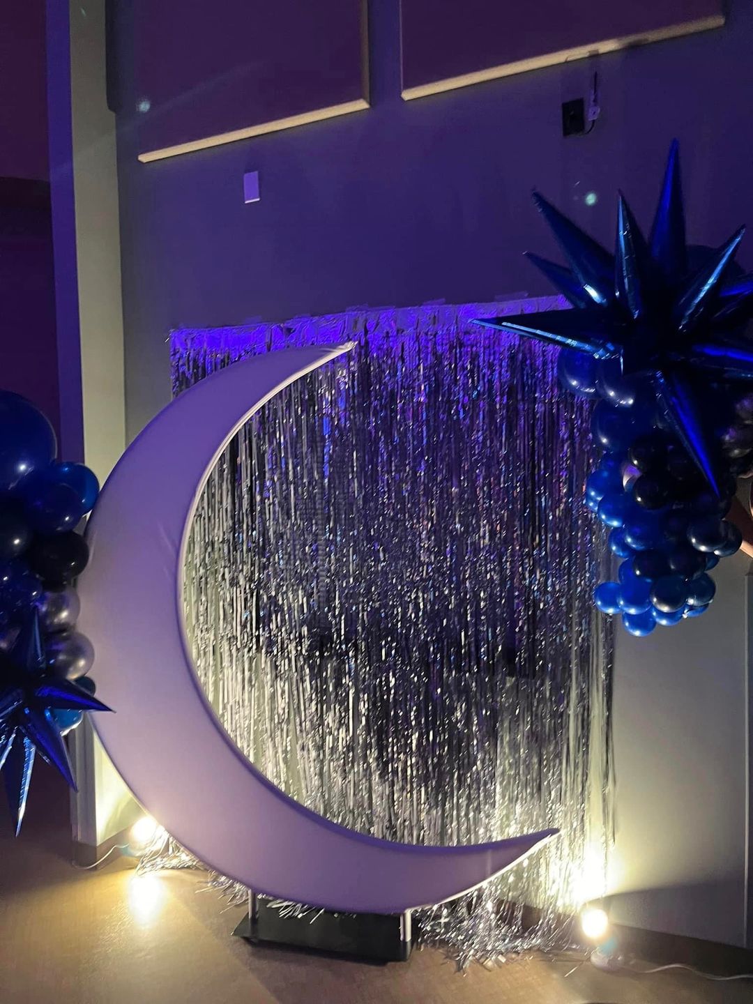 Customer photo review of 6.5ft Portable Crescent Moon Shape Stand for Baby Showers & Birthday & Wedding Events