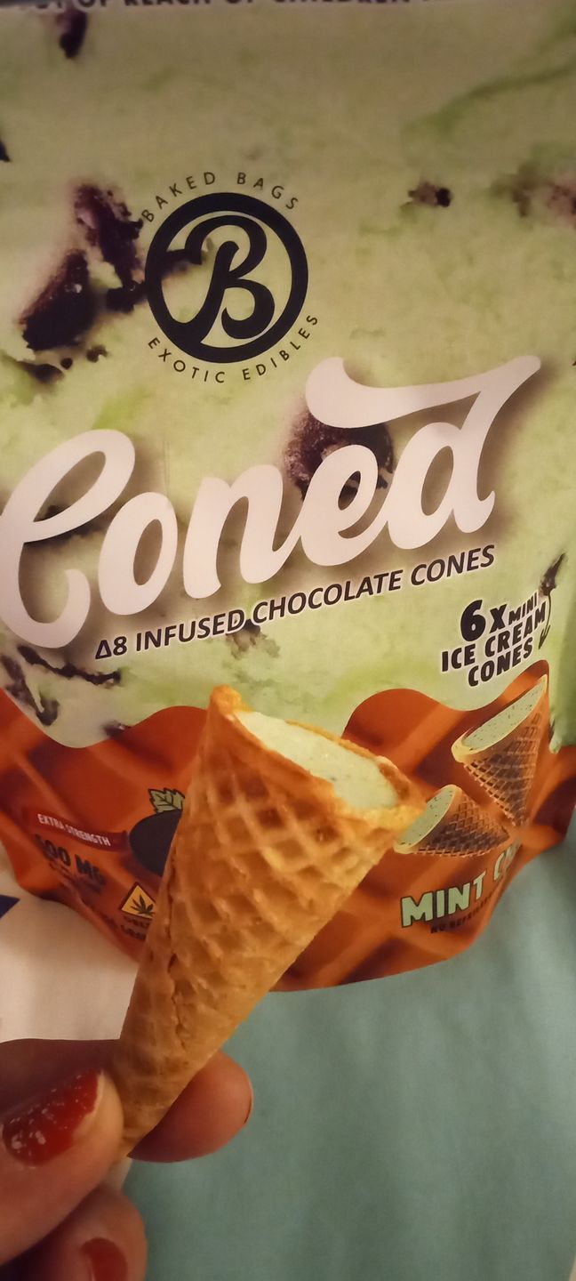 Customer photo review of CONED - MINT CHIP EDIBLES