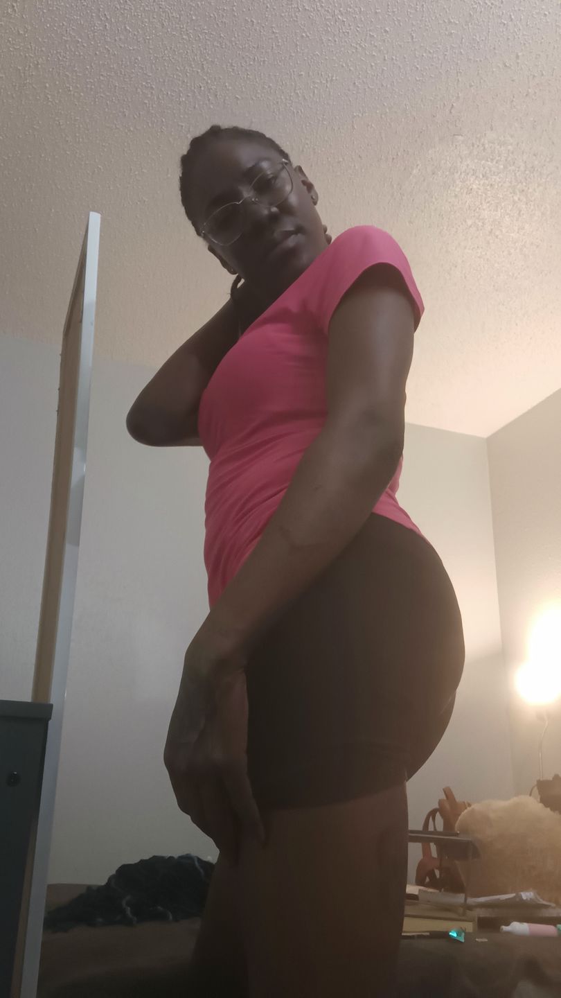 Customer photo review of Butt & Breast enlargement with Maca root, Fenugreek, and other natural ingredients - Natural Curves Capsules made from natural ingredients