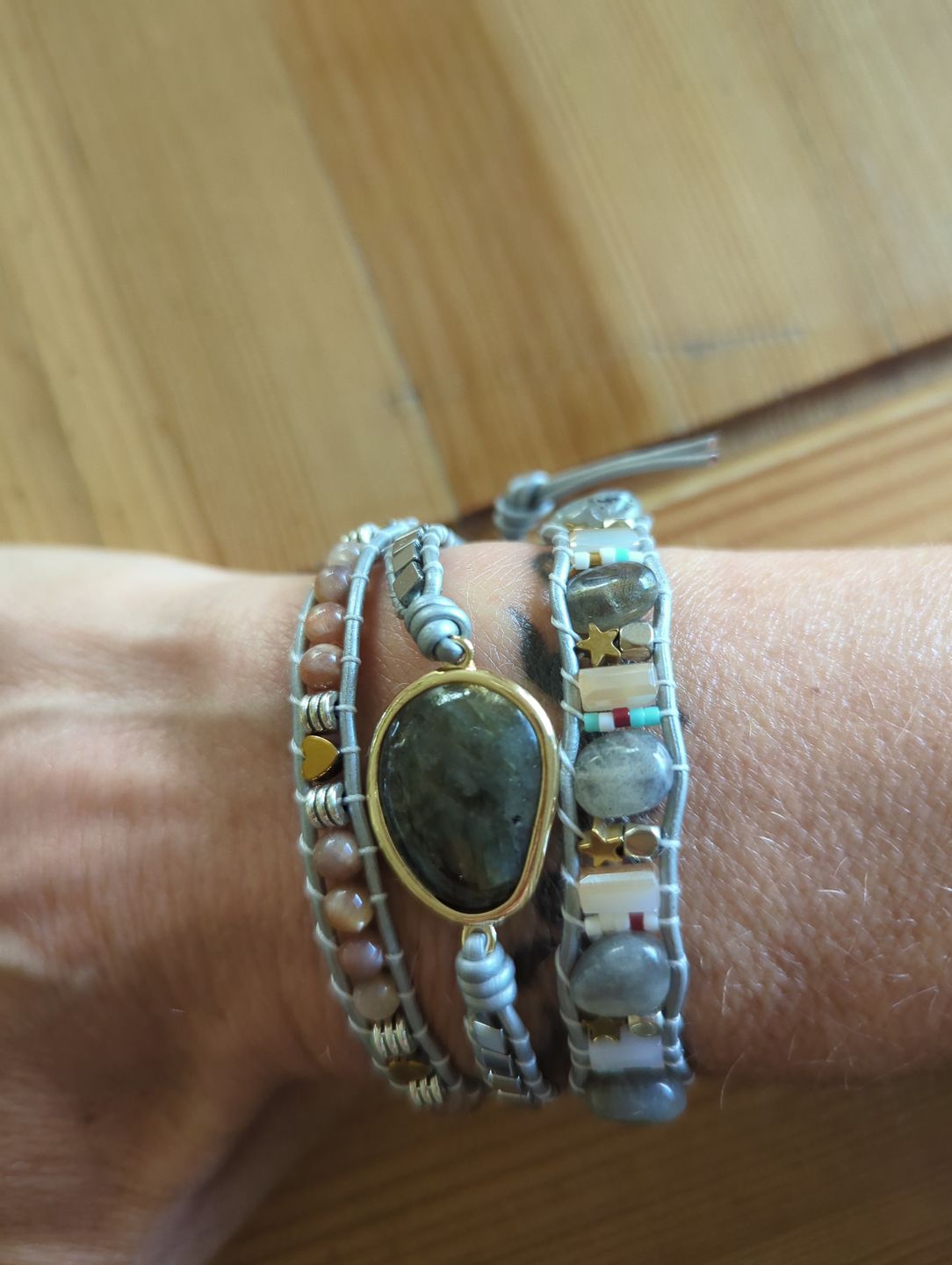 Customer photo review of Bracelet wrap en Labradorite, Pierre de soleil et Cristal