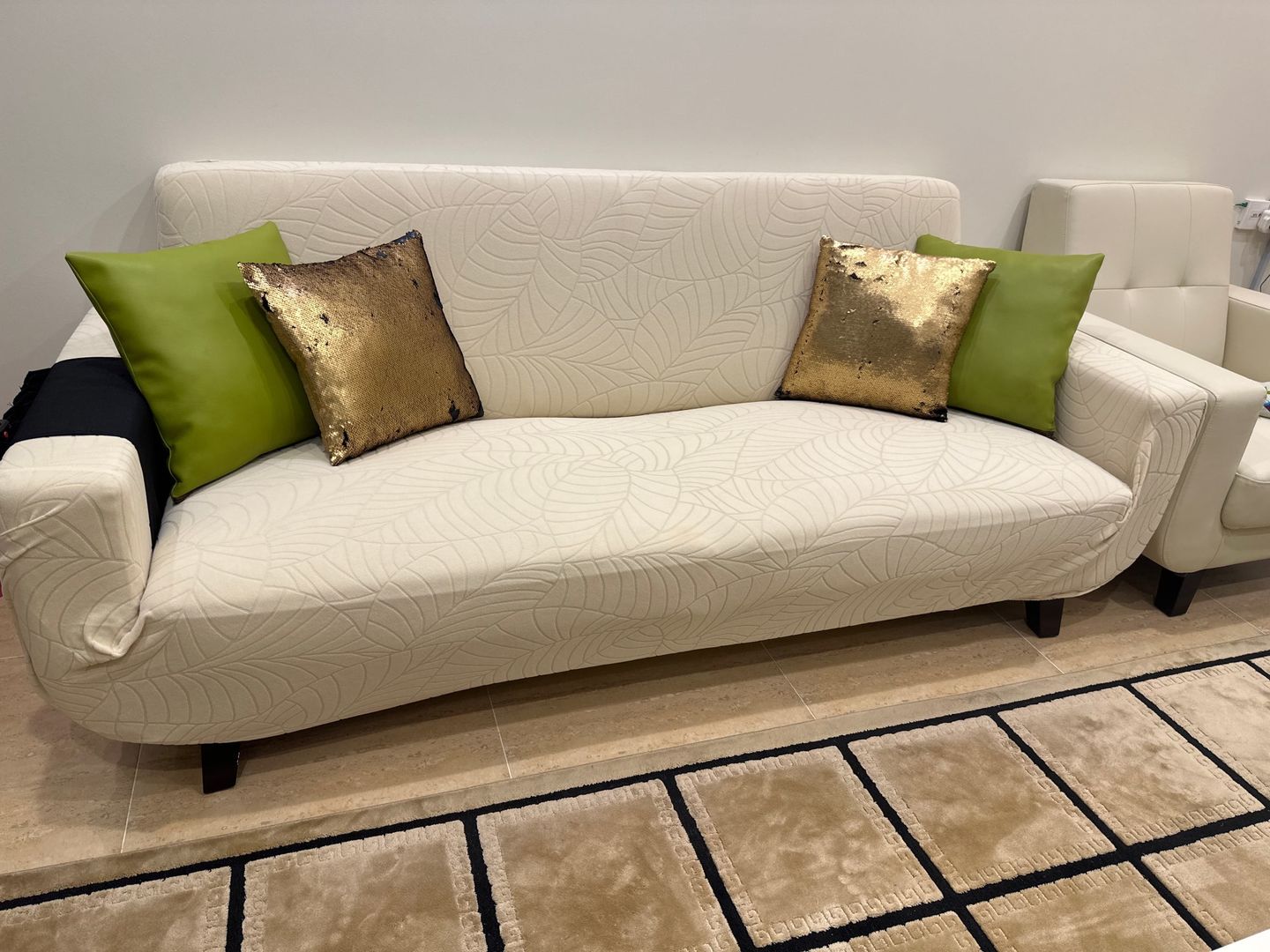 Customer photo review of Thick Jacquard Leaf Pattern Sofa Cover For Living Room