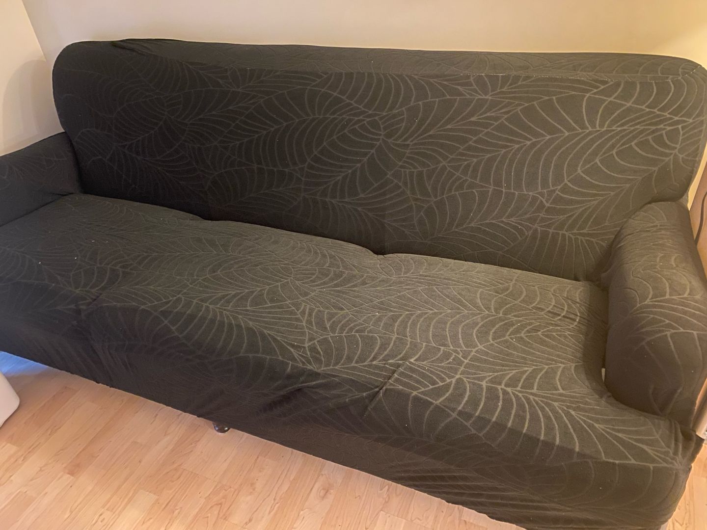Customer photo review of Thick Jacquard Leaf Pattern Sofa Cover For Living Room