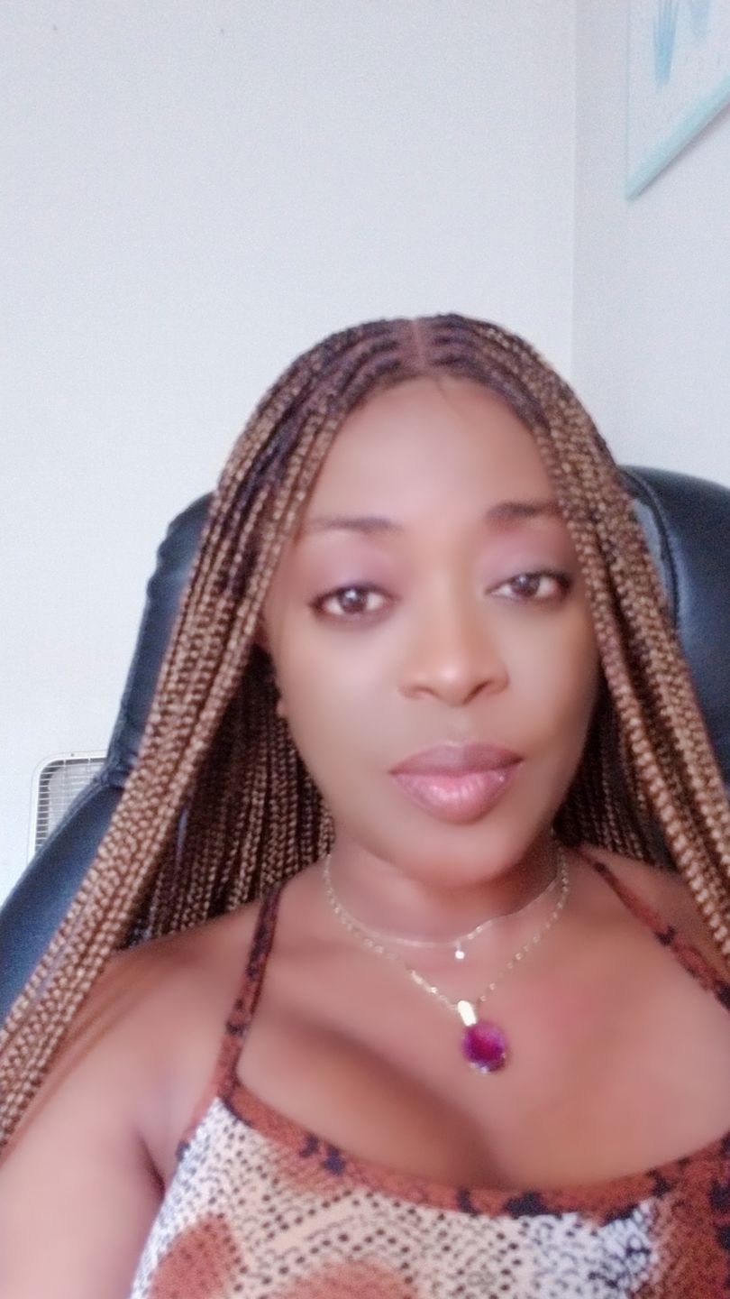 Customer photo review of Beyoncé Knotless Braids Wigs (Ready To Ship)