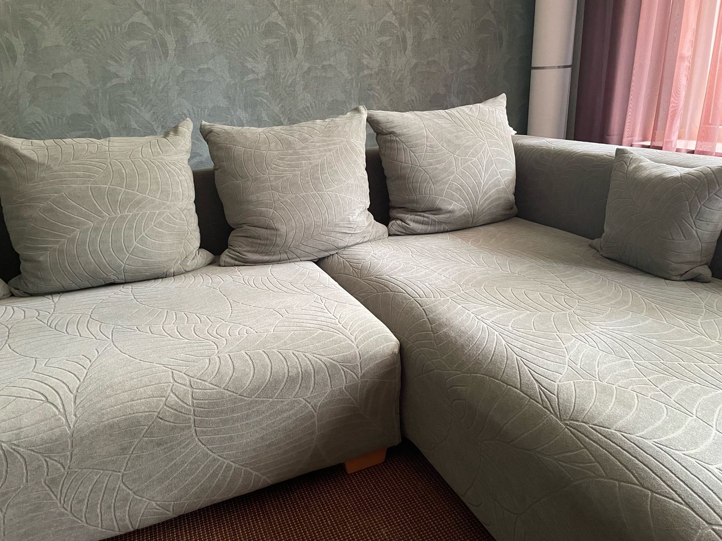 Customer photo review of Thick Jacquard Leaf Pattern Sofa Cover For Living Room