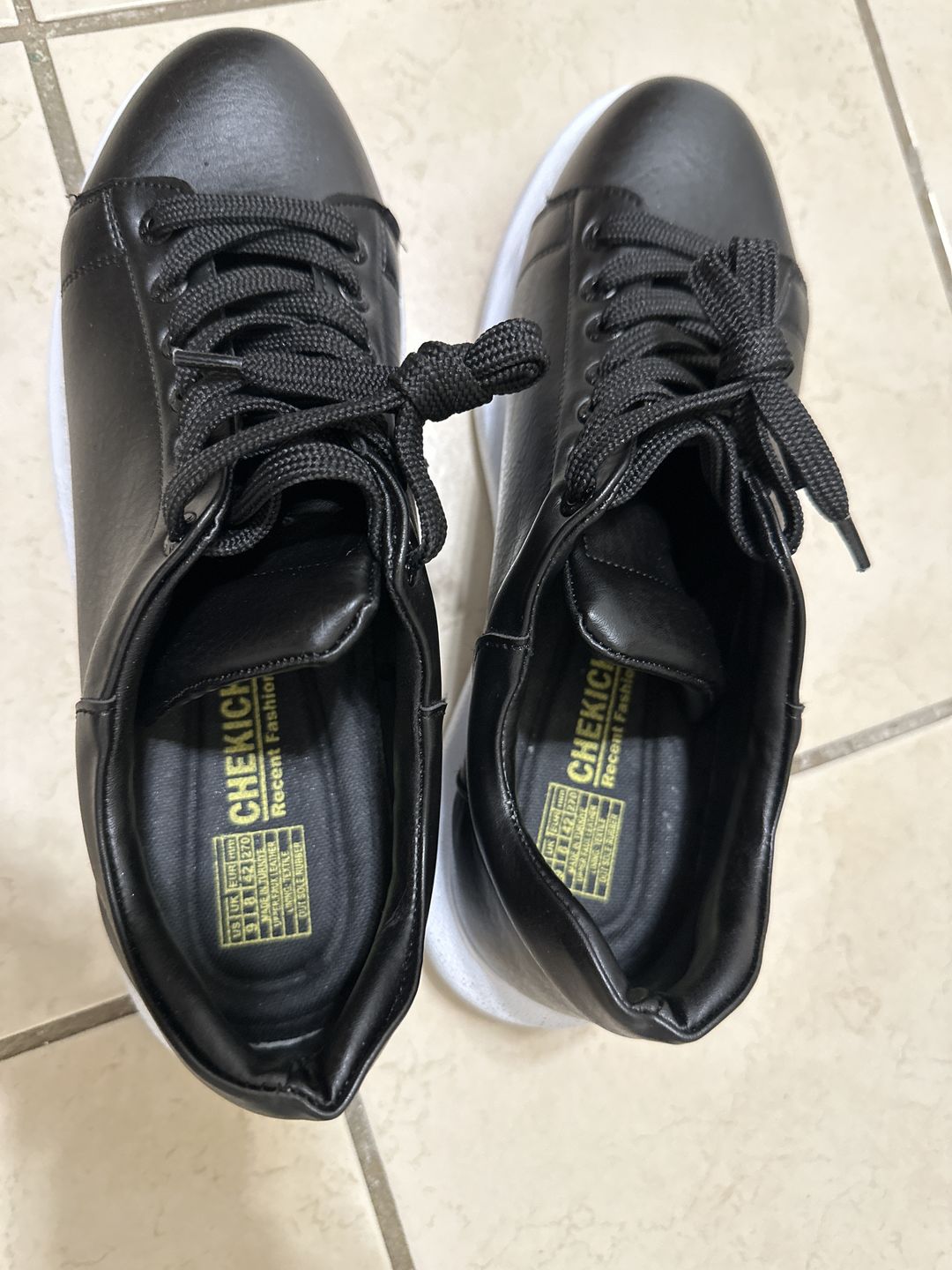 Customer photo review of Pluto in Black