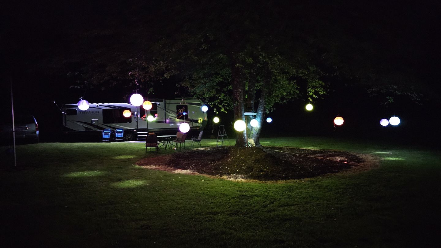 Customer photo review of Fantado MoonBright™ BULK COMBO 12 LED Multi-function Remote Controlled Battery Powered Lights for Lanterns, Cool White (6 PACK + Remote Control)