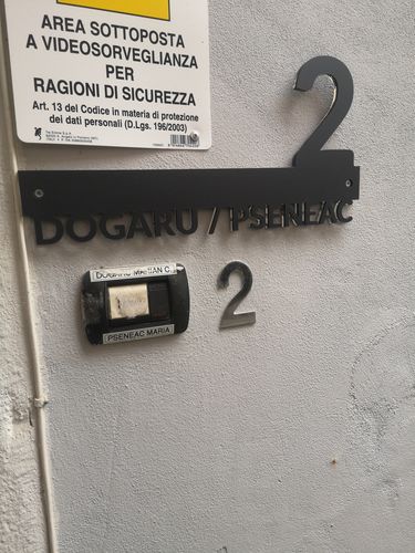 Customer photo review of Numero civico e testo sagomato modello Line 02 Acrilico