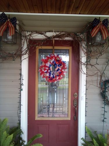 Customer photo review of Decorative Wreath: Large 4th of July Fireworks
