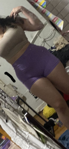 Customer photo review of Buttersoft Girlfriend Lift Short - Bloom