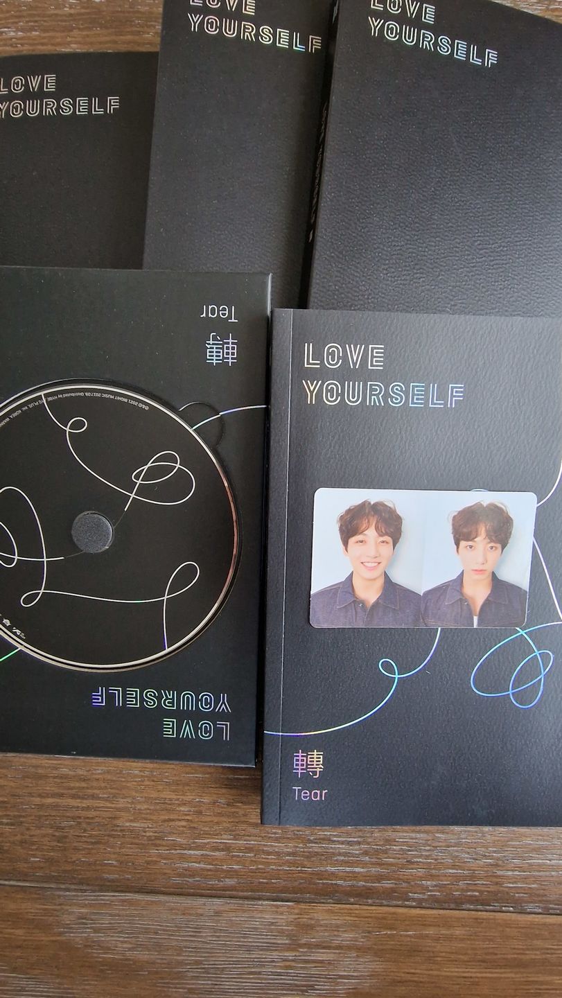 Customer photo review of BTS - 3RD FULL ALBUM LOVE YOURSELF 轉 TEAR