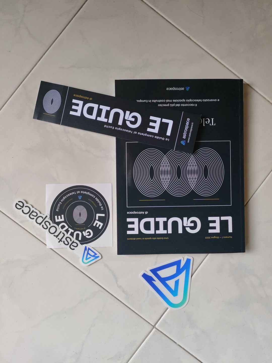 Customer photo review of La guida completa al telescopio Euclid