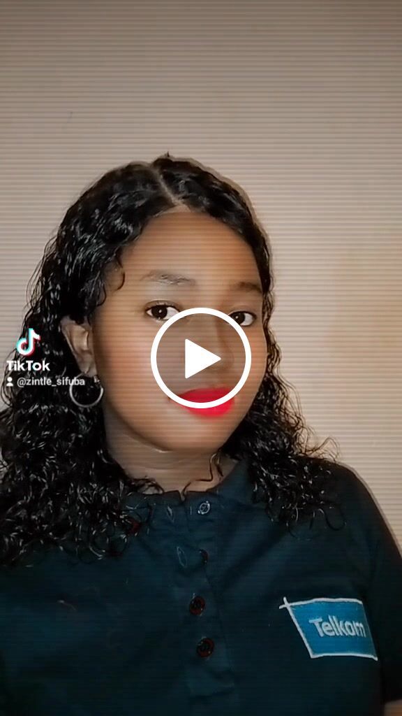 Customer video review of Gluless Lace Frontal Side Part Curly Bob Wig