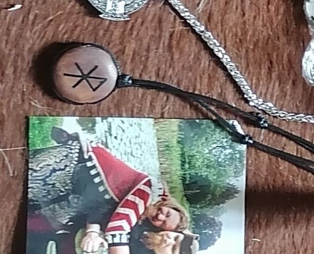 Customer photo review of Engraved Wood Bind Rune Pendant