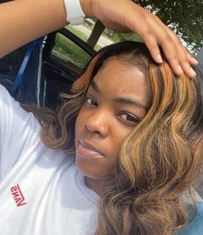 Customer photo review of Luvwin 13x4 Honey Blonde Highlight Wavy Human Hair Bob Wig