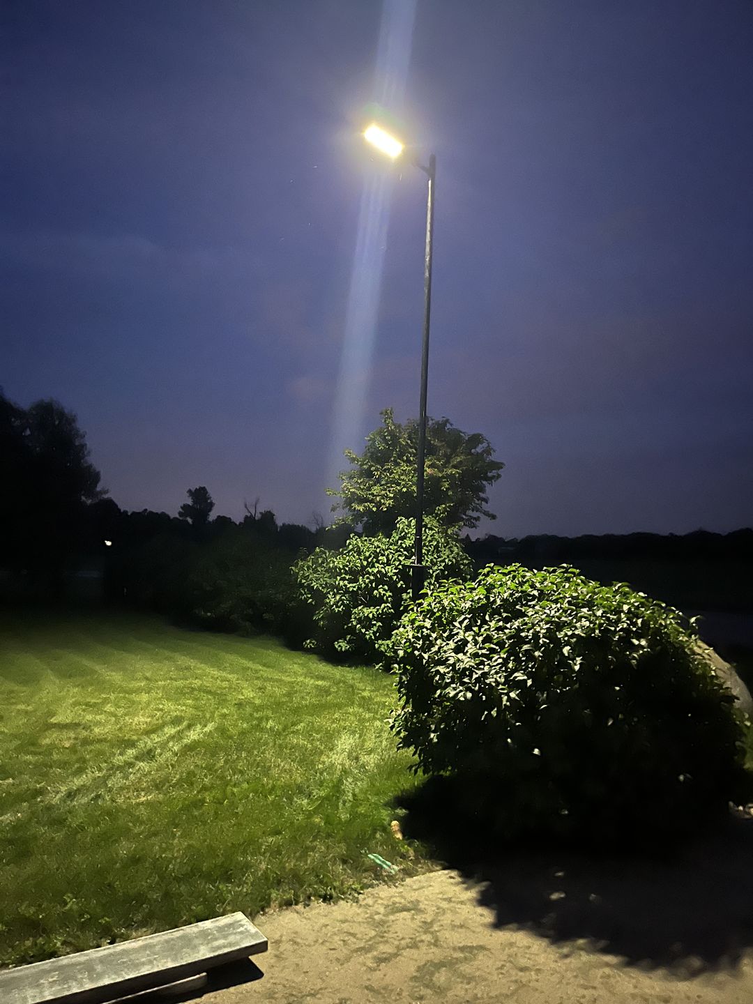 Customer photo review of 150W 200W solar street lights - ES03 Series