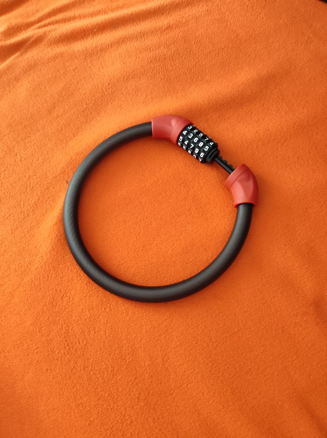 Customer photo review of VAKOLE Bike Lock Steel Five-digit Code Anti-theft 1.72CM Bold Cable Password Lock