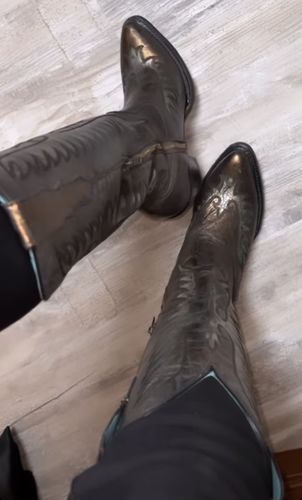 Customer photo review of Women's Bronze Embroidery Western Boots