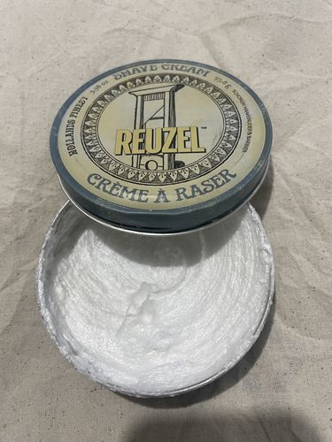 Customer photo review of Crema De Afeitar 95.8Gr - Reuzel