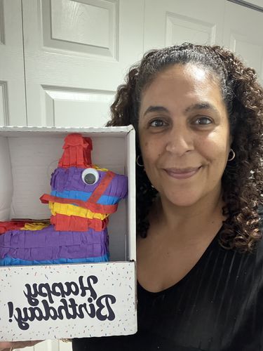 Customer photo review of Confetti Birthday Piñatagram