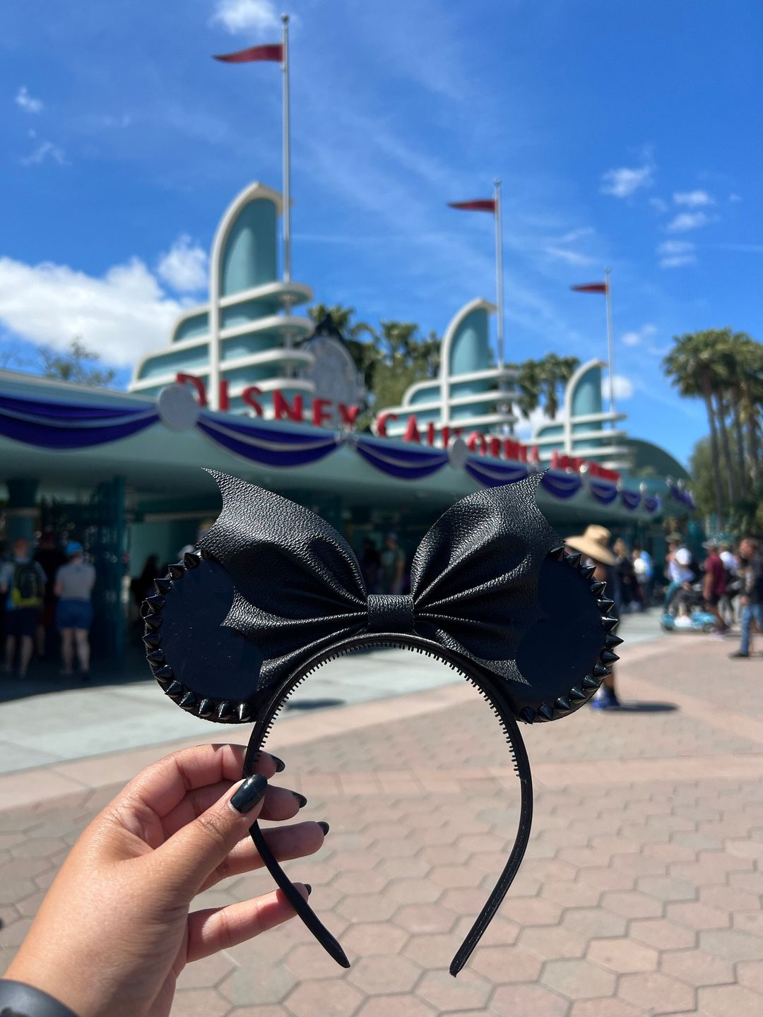 Customer photo review of Bat Bow Spikes Mickey Ears