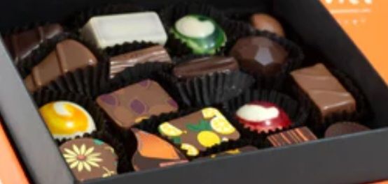 Customer photo review of Caja 36 bombones