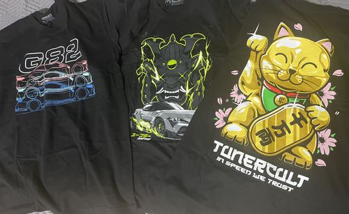 Customer photo review of GOLDEN KITTY T-SHIRT