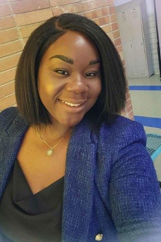 Customer photo review of 4C Edges | Luvwin 180% Density Deep Side Parted Undetectable Pre-cut Lace Glueless Kinky Straight Bob Wig