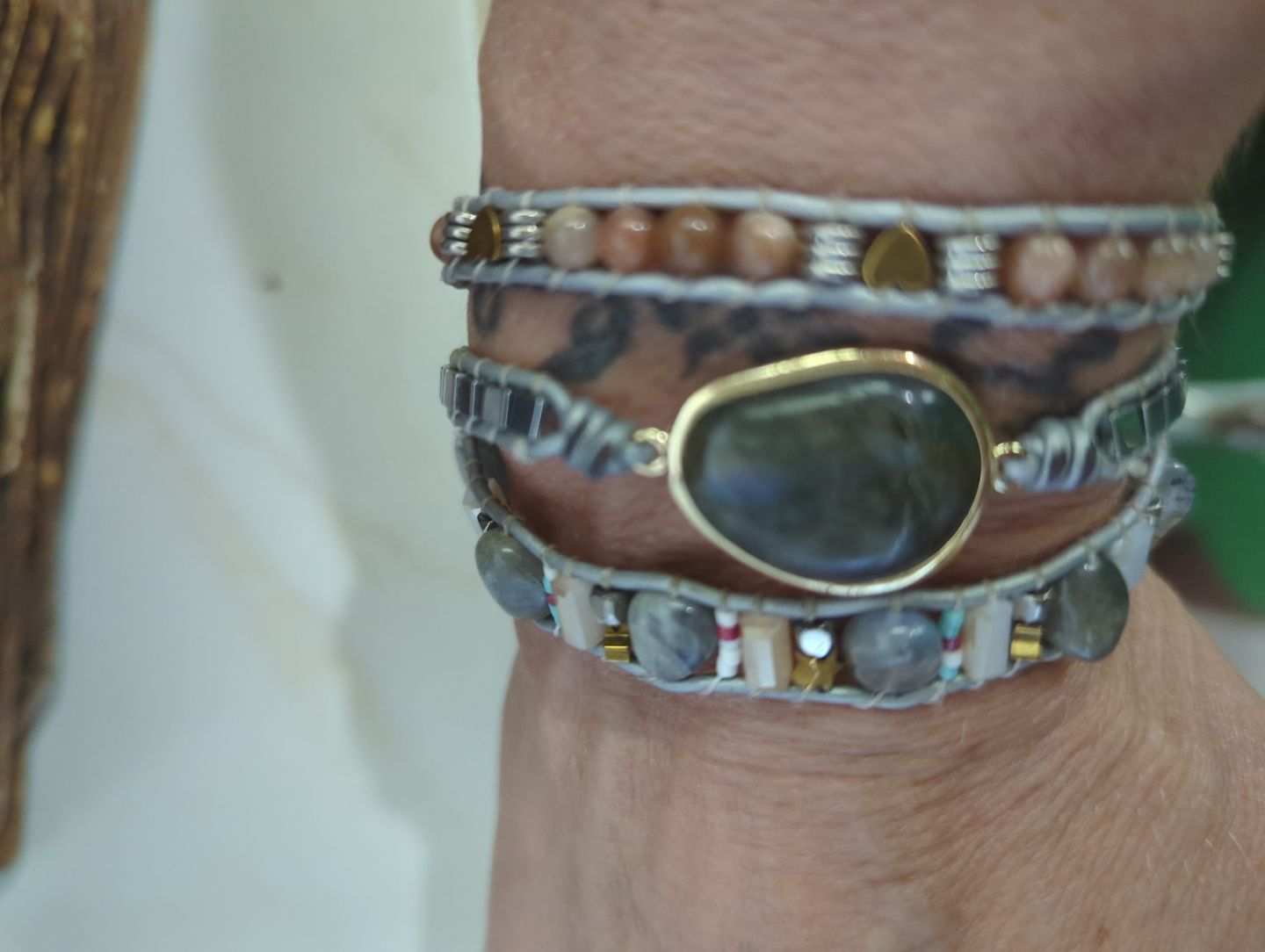 Customer photo review of Bracelet wrap en Labradorite, Pierre de soleil et Cristal