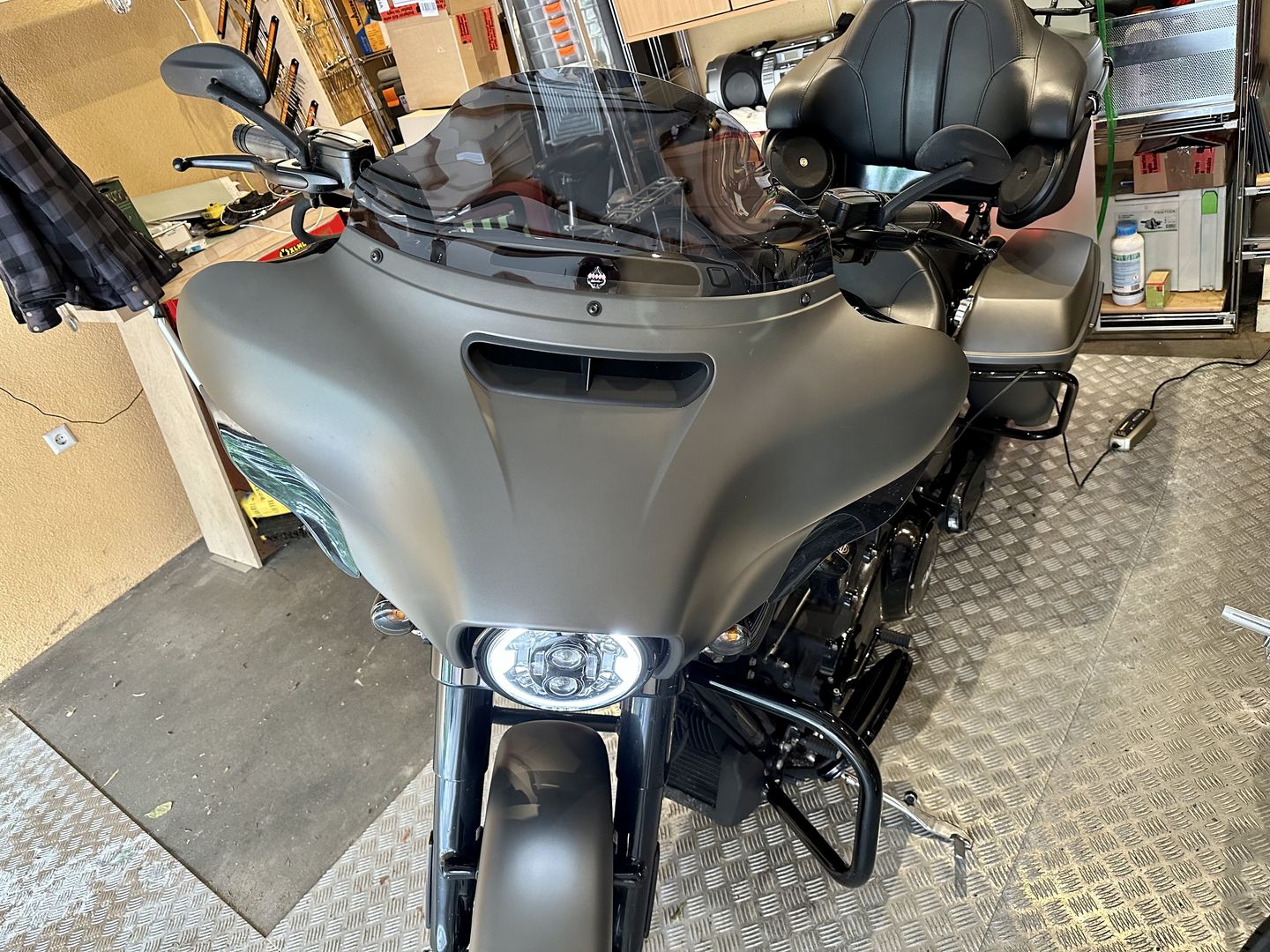 Customer photo review of Flare™ 8.5 Touring 14-23 Smoke