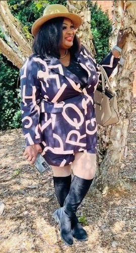 Customer photo review of 4C Edges | Luvwin 180% Density Deep Side Parted Undetectable Pre-cut Lace Glueless Kinky Straight Bob Wig