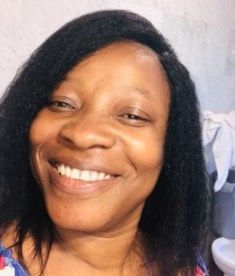 Customer photo review of 4C Edges | Luvwin 180% Density Deep Side Parted Undetectable Pre-cut Lace Glueless Kinky Straight Bob Wig