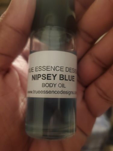 Customer photo review of NH305 Nipesy Blue Body Oil - Unisex