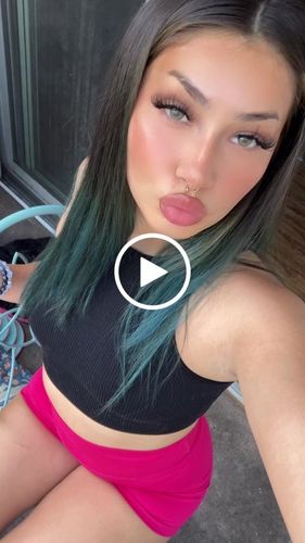 Customer video review of Classy Green Contact Lenses(12 months of use)