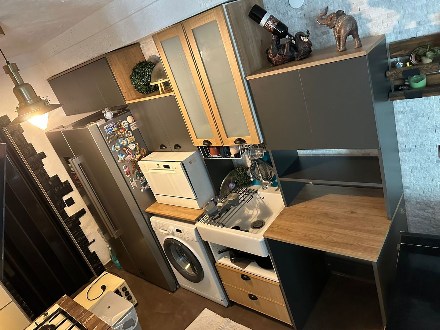 Customer photo review of Rani KD101 Çamaşır Makinesi Dolabı 3 Raflı Kapaklı Banyo Dolabı Antrasit - Sepet Ceviz