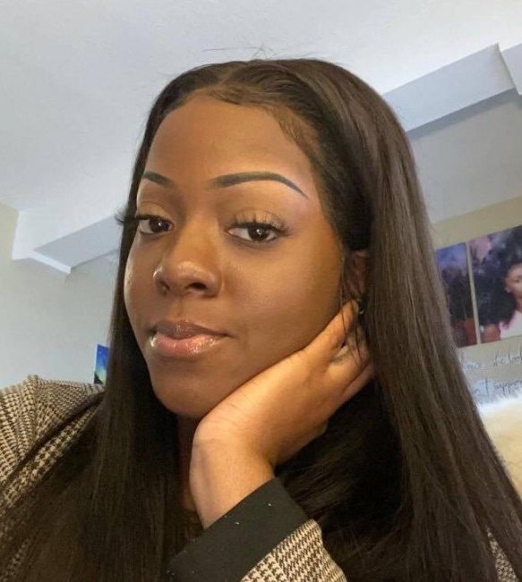 Customer photo review of 4C Edges | Luvwin 180% Density Straight with Yaki Edges Free Parting Undetectable Pre-cut Lace Front Wig | Afro Inspired